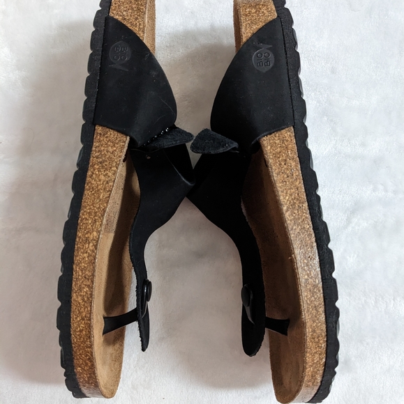 Bio Bio Black Genuine Leather Adjustable Buckle Thong Cork Bed Sandals - Picture 5 of 12